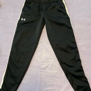 Under Armour kids joggers youth medium black